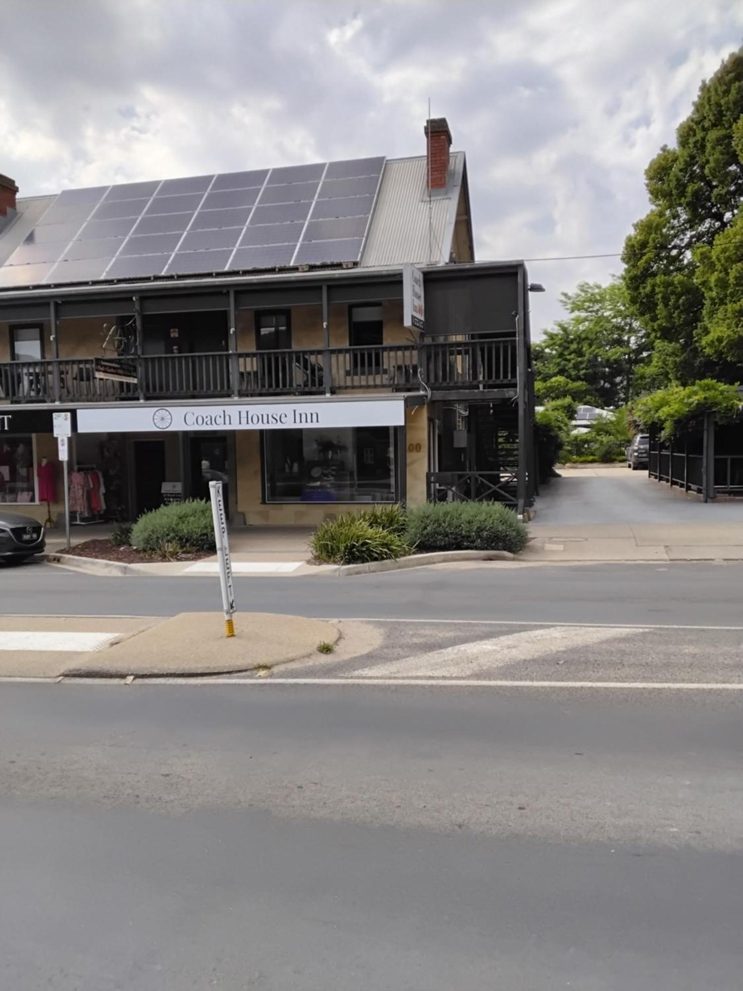Coach House Inn Bright Bagian luar foto