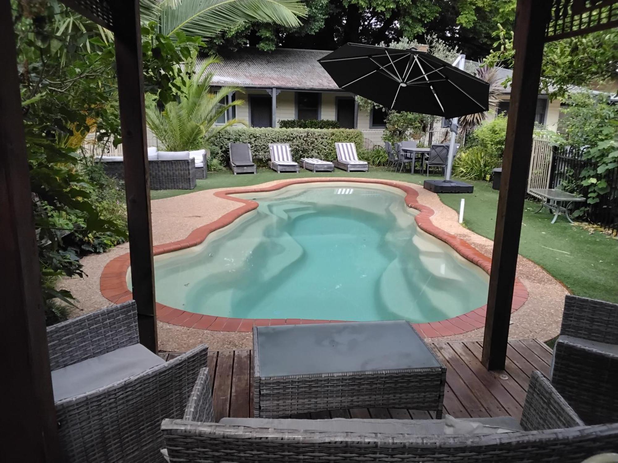 Coach House Inn Bright Bagian luar foto