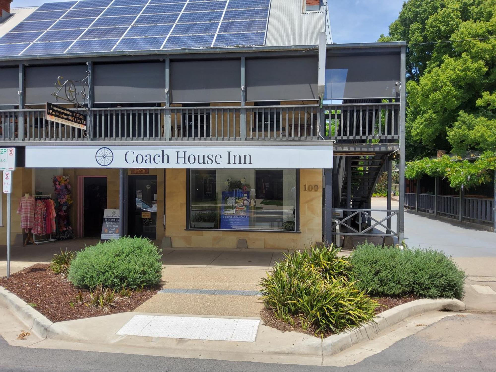Coach House Inn Bright Bagian luar foto