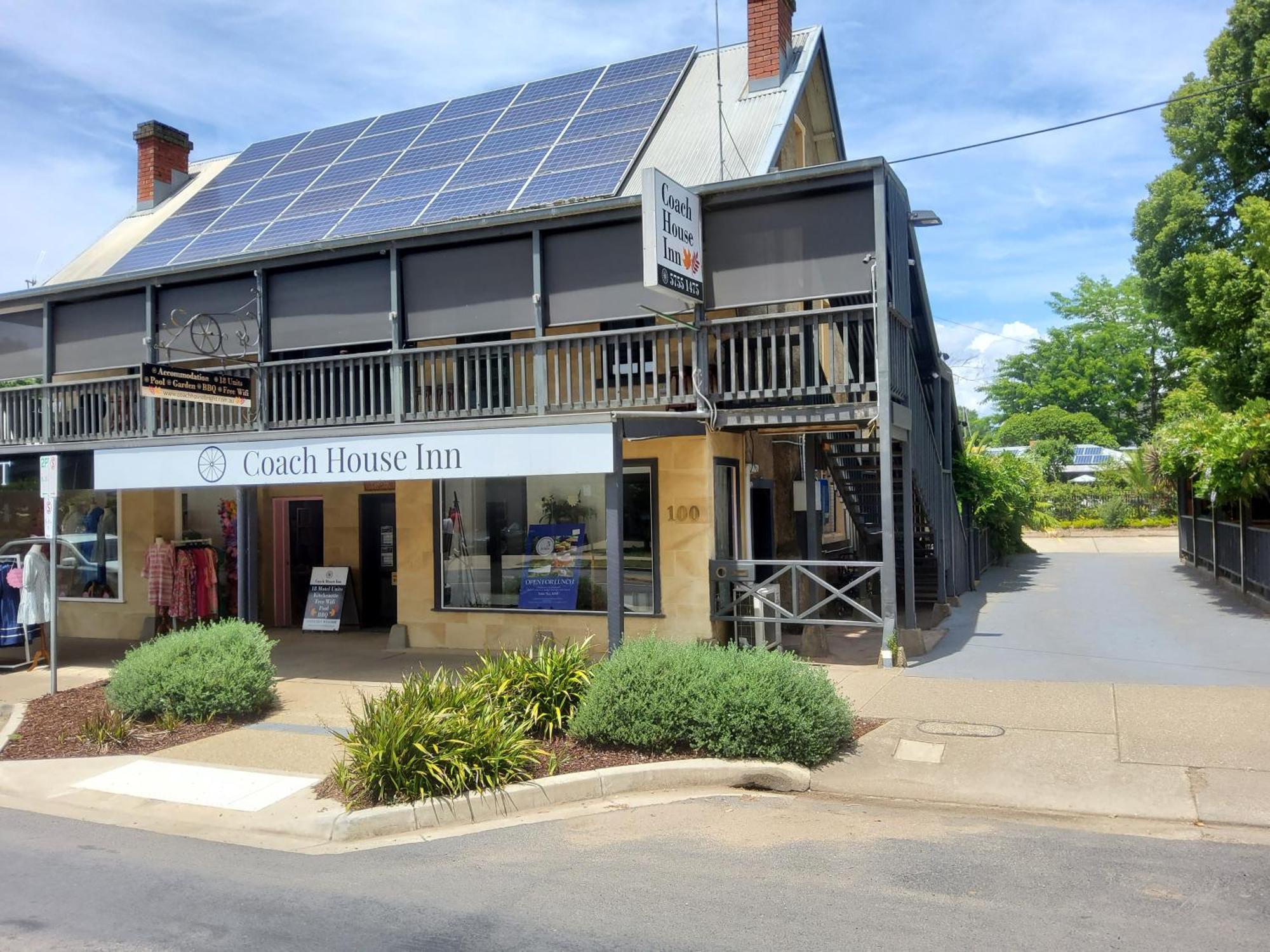 Coach House Inn Bright Bagian luar foto