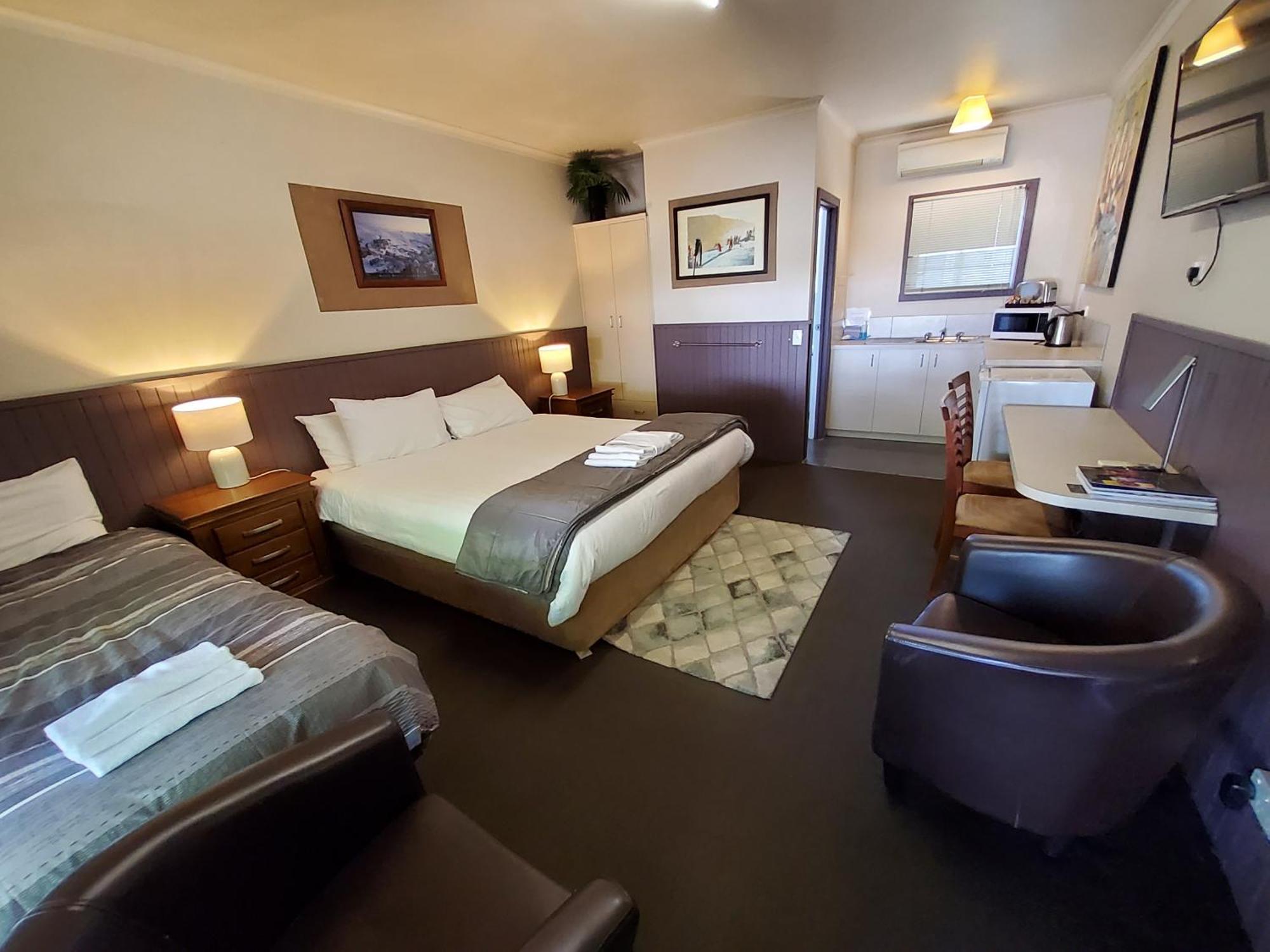Coach House Inn Bright Bagian luar foto