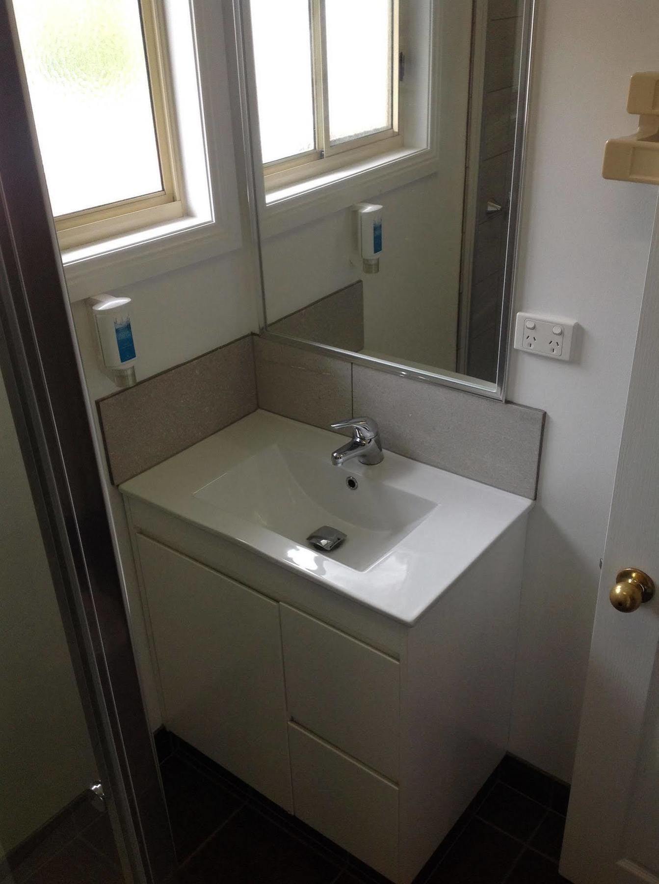 Coach House Inn Bright Bagian luar foto